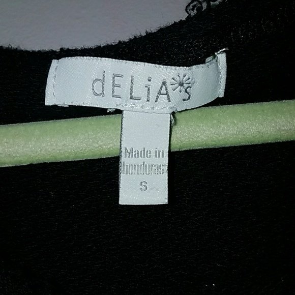 Black Long Sleeve (chic happens) size: sml - Picture 3 of 6